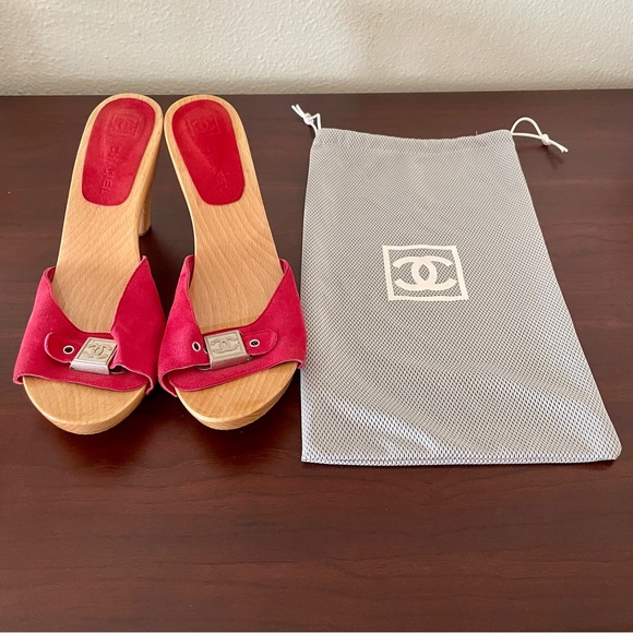 CHANEL suede mule sandal - Picture 2 of 9